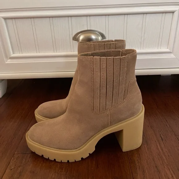 Dolce Vita Caster H2O Bootie - Picture 3 of 8